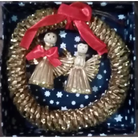Koszorús angyalka - 12 cm átmérőjű