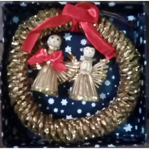 Koszorús angyalka - 12 cm átmérőjű